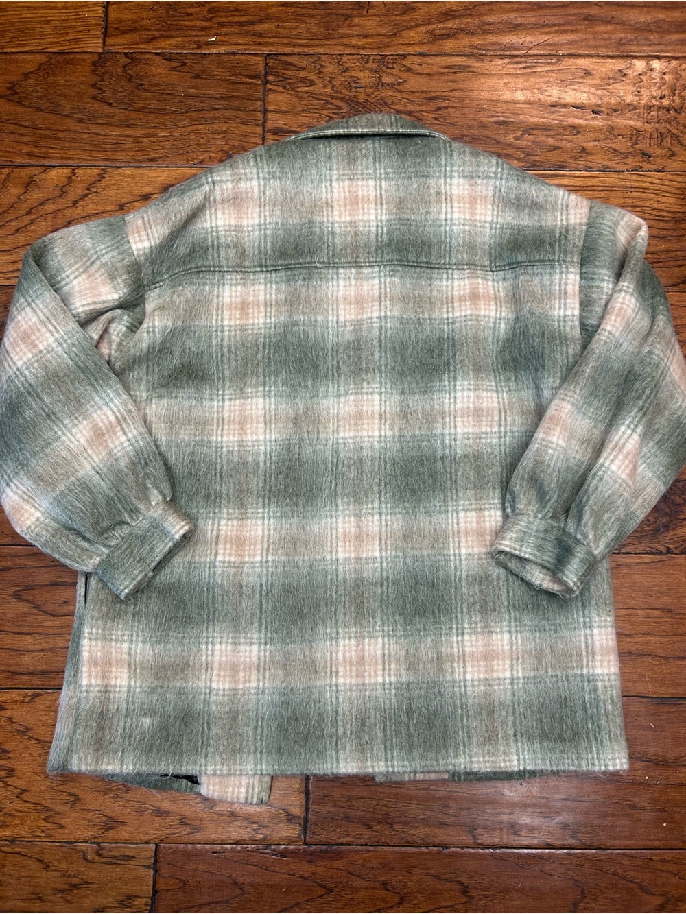 Forever 21 Plaid Shacket in Sage Green and Cream - Picture 10 of 10